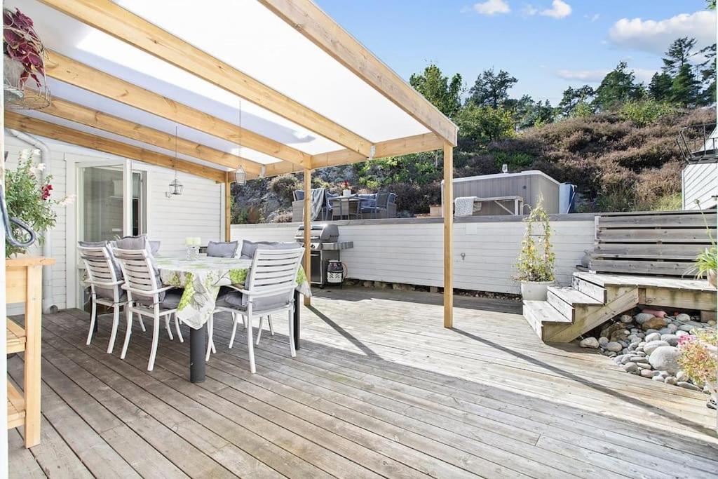 Villa Med Pool Och Bara 600M Till Havet! Trosa Kültér fotó