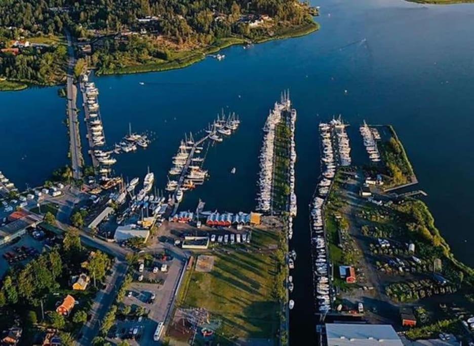 Villa Med Pool Och Bara 600M Till Havet! Trosa Kültér fotó